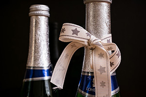 Champagne Wedding Favors Can Be Toast Of The Town