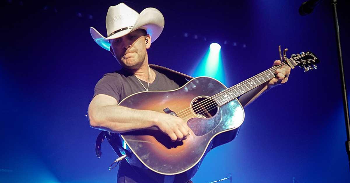 Justin Moore – The Country On It Tour, May 19, 2022